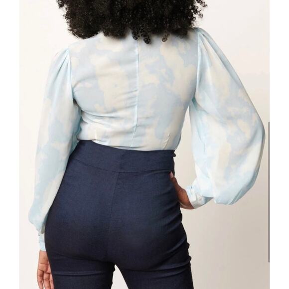 Unique Vintage Blue White Cloudy Skies Neck Tie Gwen Blouse XS NWOT - Picture 5 of 5